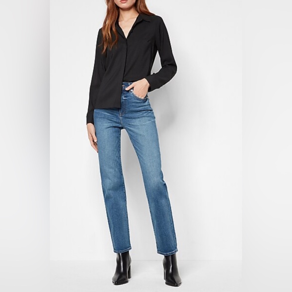 Express Super High Waisted Light Wash Modern Straight Jeans